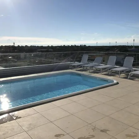 Lejlighed Retreat Featuring Private Terraces And A Pool *