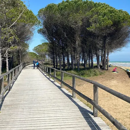 Retreat Featuring Private Terraces And A Pool Lejlighed Bibione